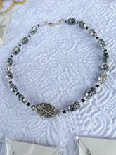 Load image into Gallery viewer, Wire Necklaces